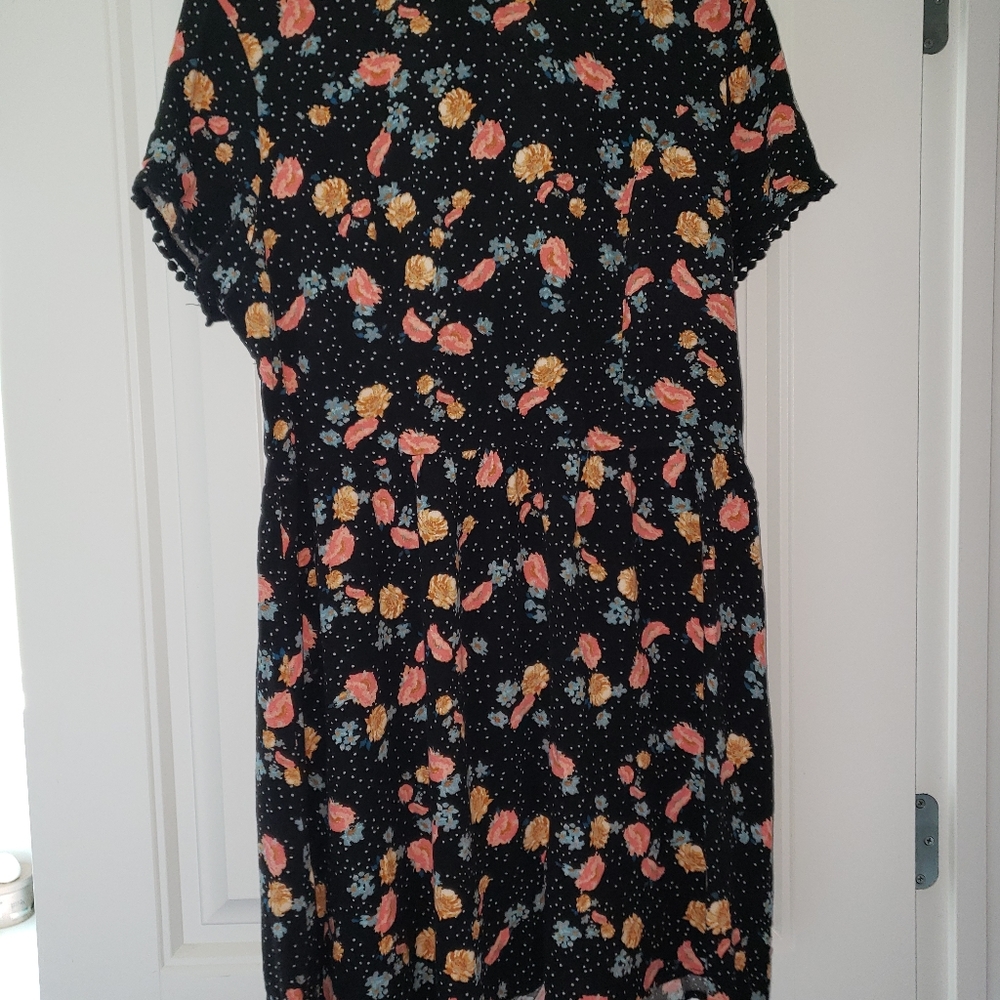 Xhilaration Girls XL Black Floral dress with beautiful back design - Picture 3 of 9
